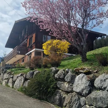 Chalet De *